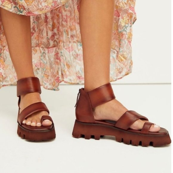 Free People Shoes - Free People Maddox Leather Lug Sole Gladiator Platform Sand